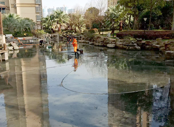 白云景观池淤泥清理