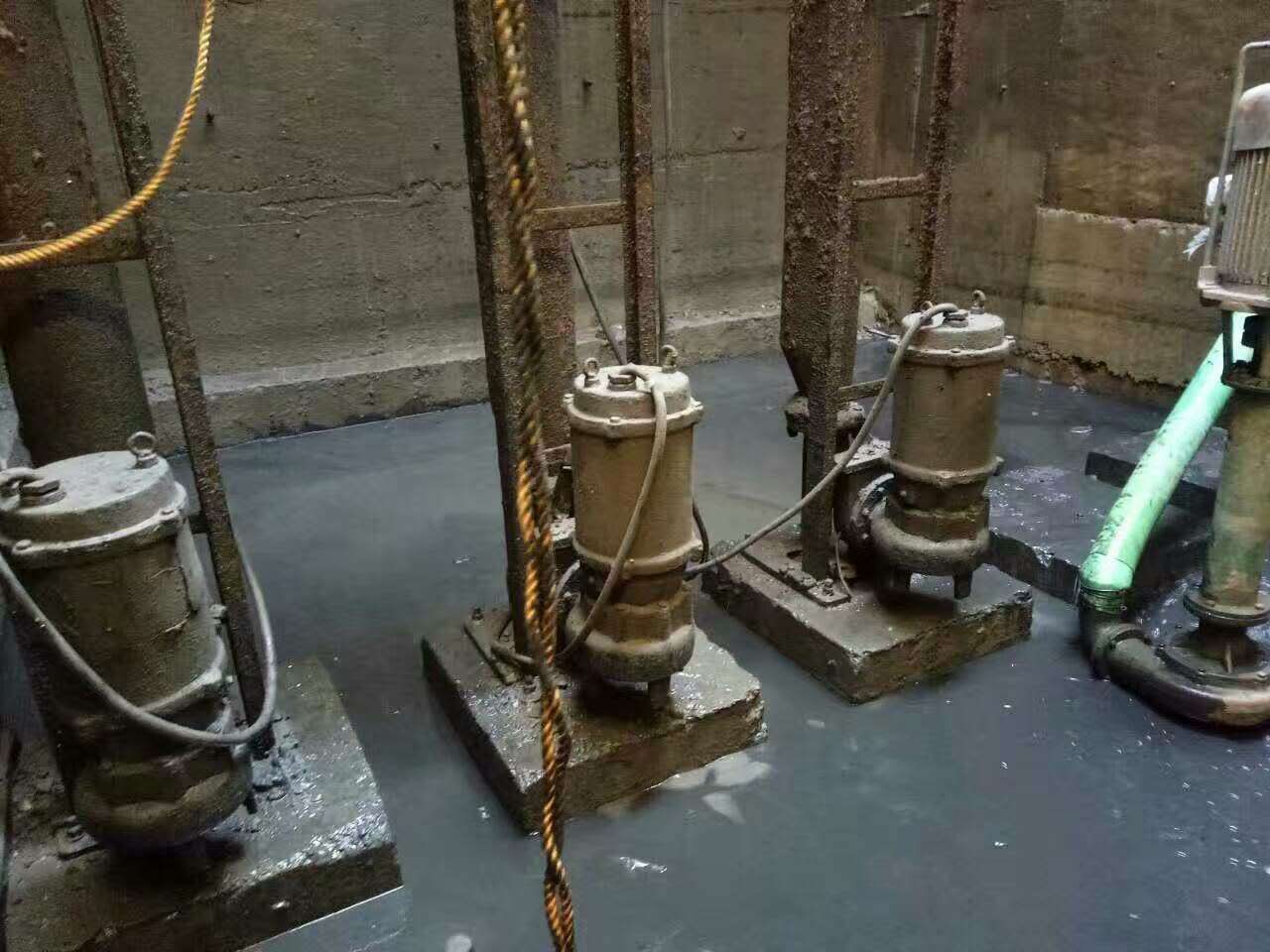 白云污水池清理